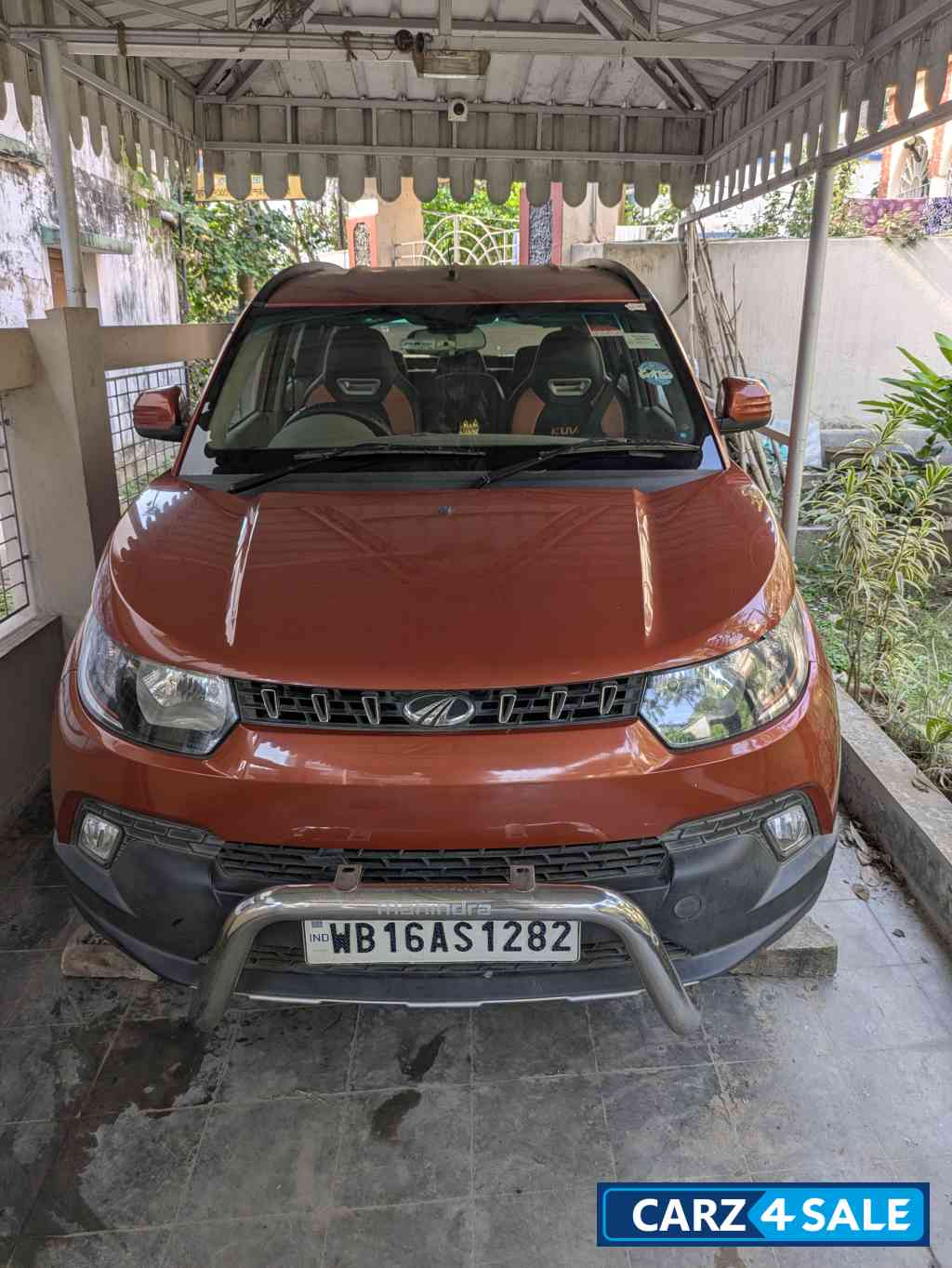Mahindra KUV100 K6 Mahindra KUV100 K6