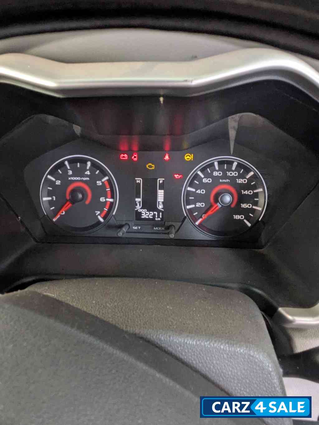 Mahindra KUV100 K6 Mahindra KUV100 K6