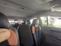 Mahindra KUV100 K6