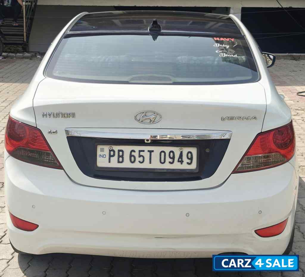 White Hyundai Verna Fluidic 1.6 CRDI EX