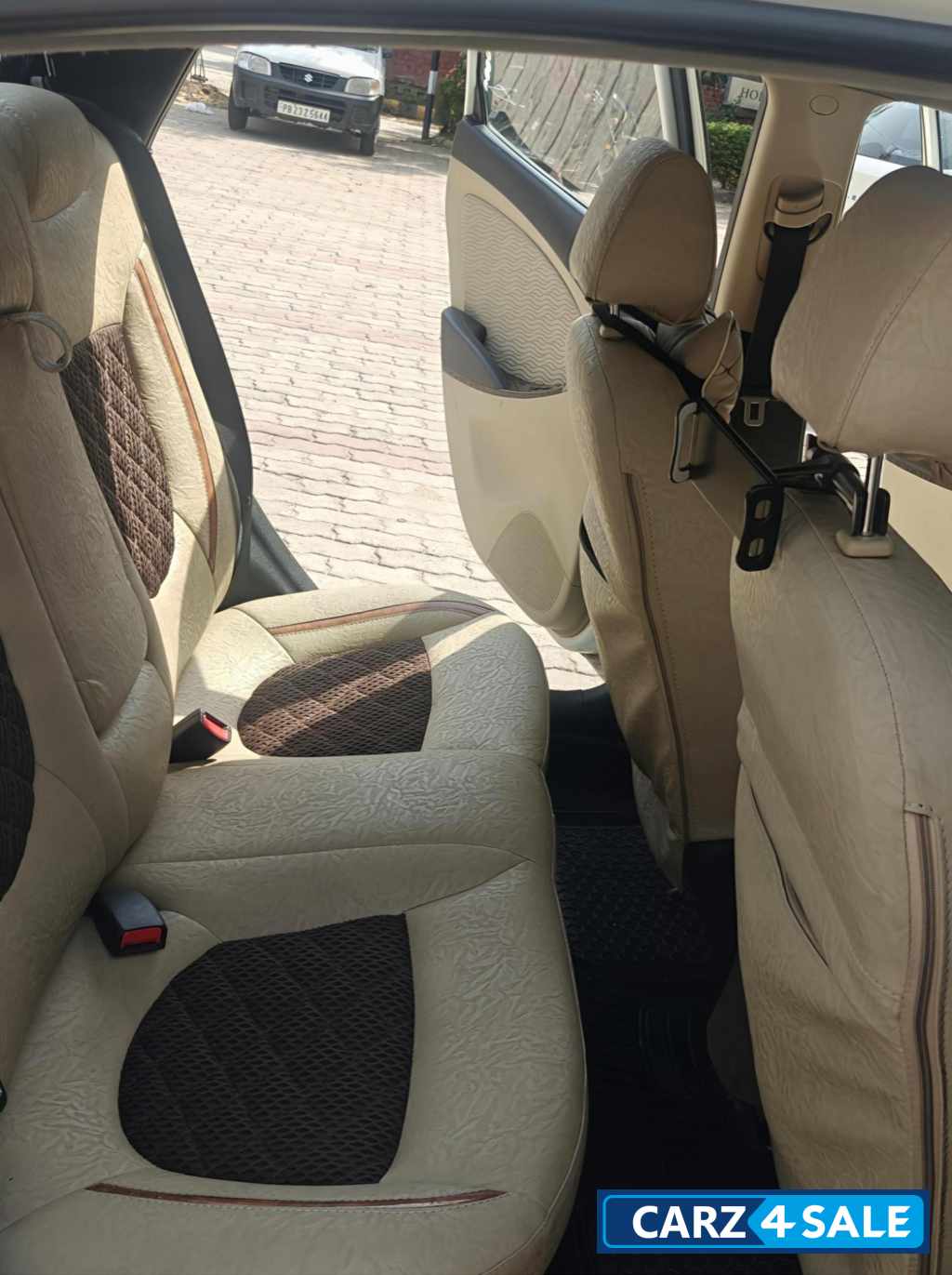 White Hyundai Verna Fluidic 1.6 CRDI EX