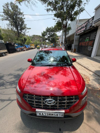 Fiery Red Hyundai Venue 1.2kappa mt