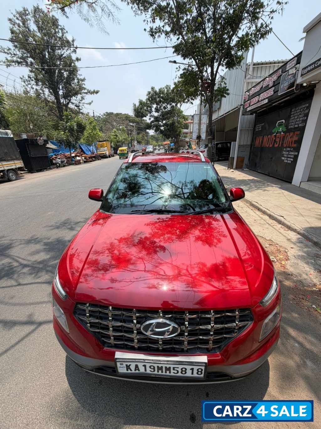 Fiery Red Hyundai Venue 1.2kappa mt