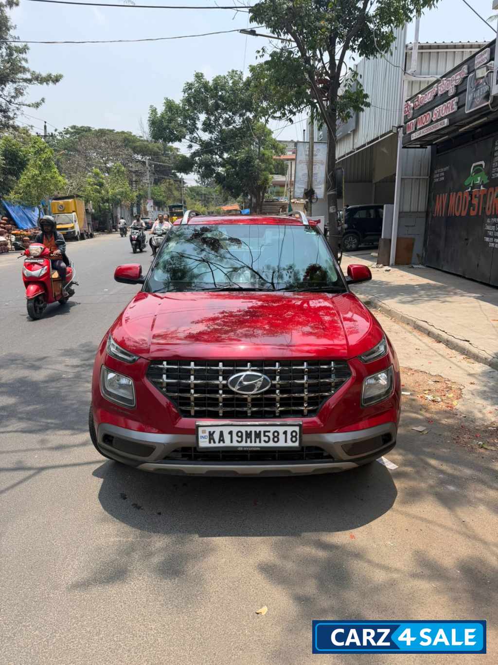 Fiery Red Hyundai Venue 1.2kappa mt