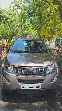 Mahindra XUV 500 W10 AWD