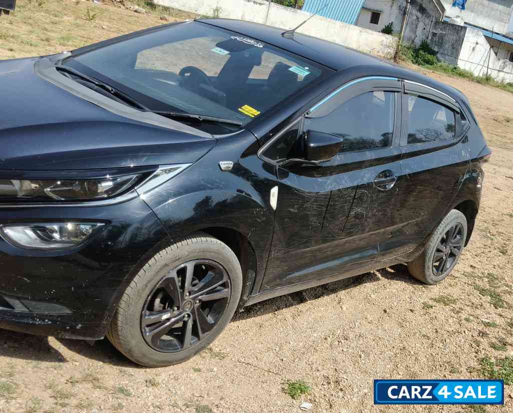 Tata Altroz Petrol