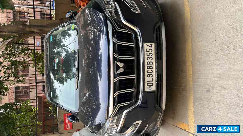 Mahindra XUV700 XUV700AX7 AT