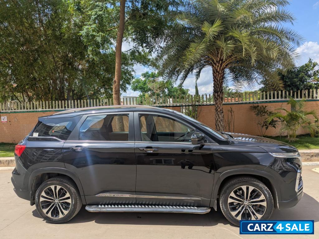 Black MG Hector Sharp