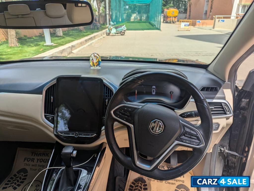 Black MG Hector Sharp