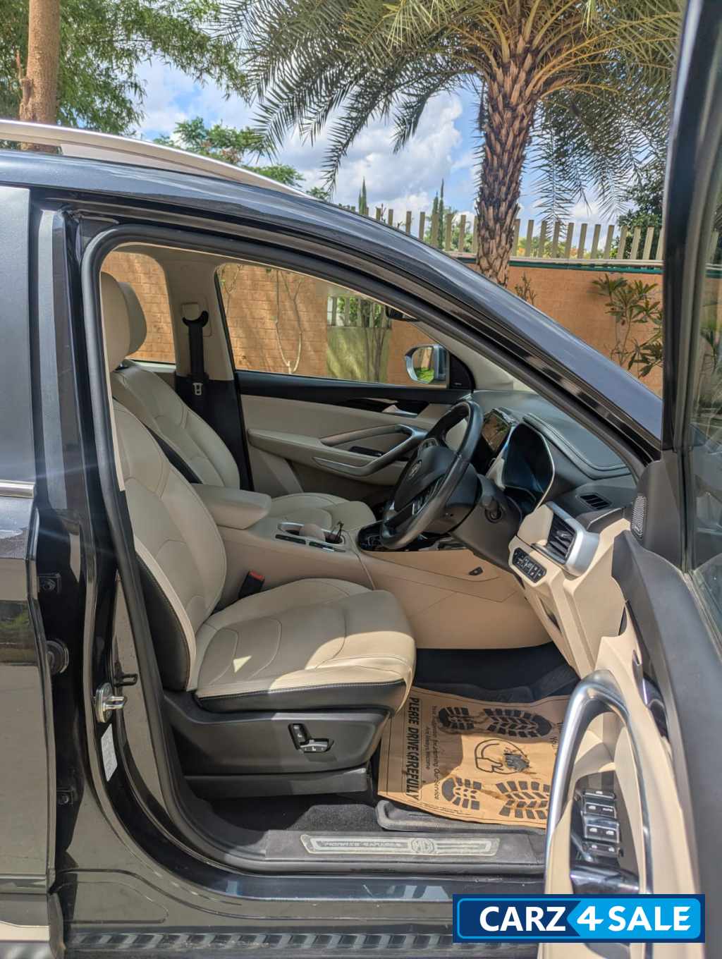 Black MG Hector Sharp
