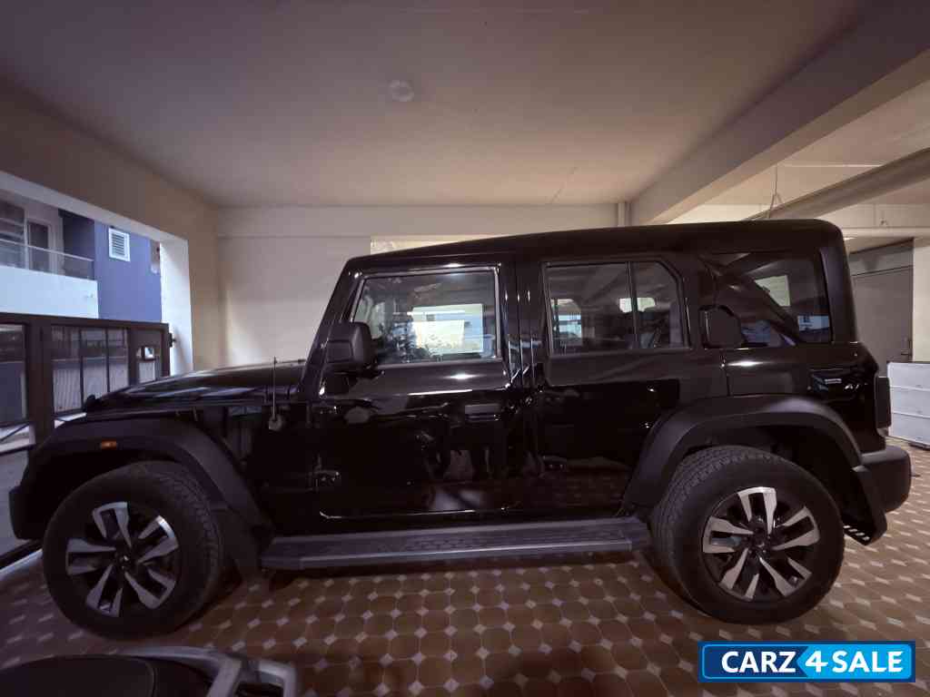Black Mahindra Thar Roxx Black, AX7L 4x4  Mocha Brown Interior, Automatic, Diesel