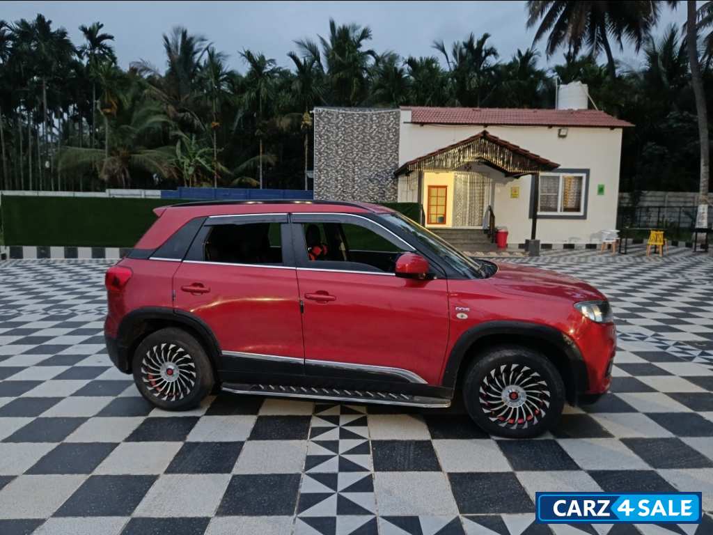 Blazing Red Maruti Suzuki Vitara Brezza VDI Blazing Red Maruti Suzuki Vitara Brezza VDI