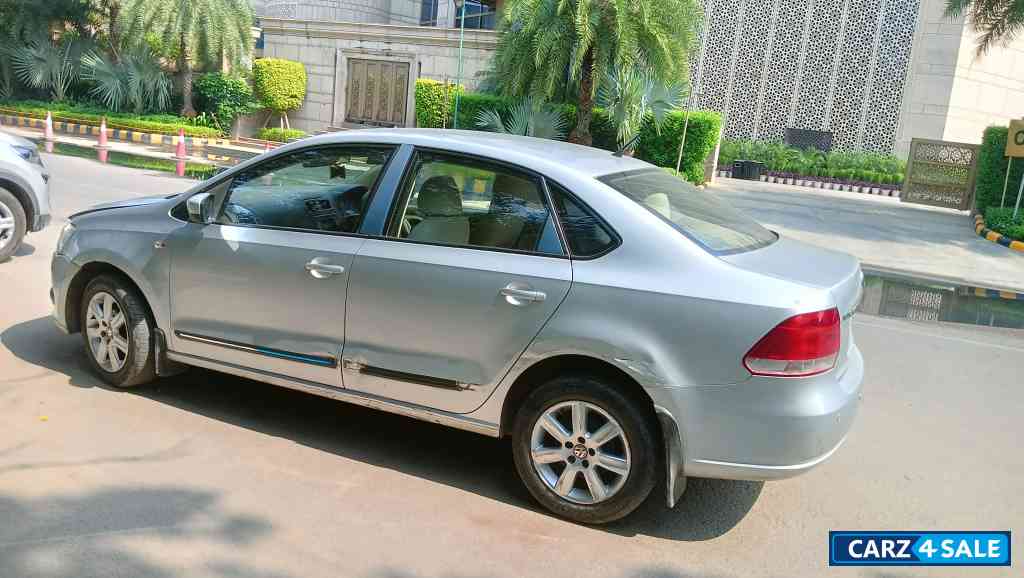 Reflex Silver Volkswagen Vento Highliner 1.6 ltr petrol, Sports mode, Automatic Transmission Reflex Silver Volkswagen Vento Highliner 1.6 ltr petrol, Sports mode, Automatic Transmission