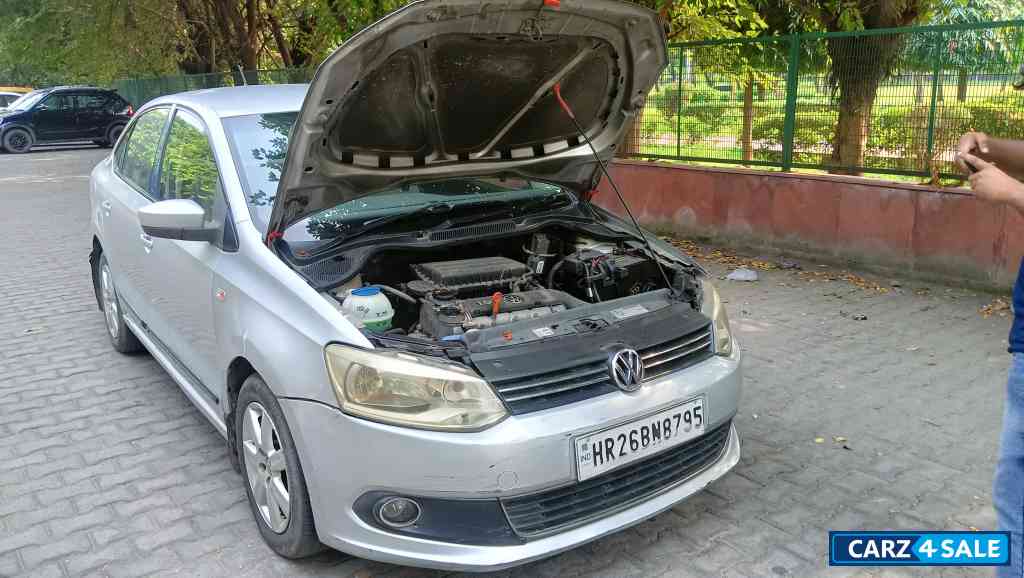 Reflex Silver Volkswagen Vento Highliner 1.6 ltr petrol, Sports mode, Automatic Transmission Reflex Silver Volkswagen Vento Highliner 1.6 ltr petrol, Sports mode, Automatic Transmission