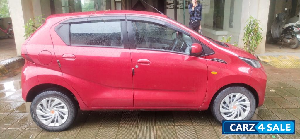 Nissan datsun redigo Nissan datsun redigo