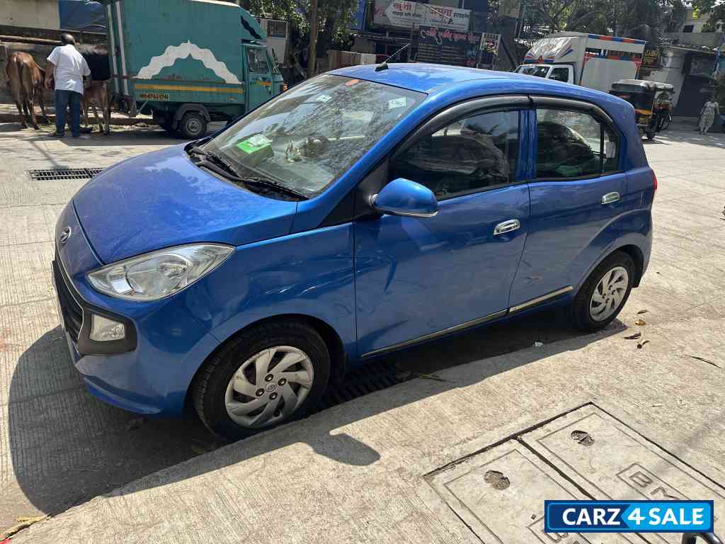 Blue Hyundai Santro Sportz CNG Blue Hyundai Santro Sportz CNG