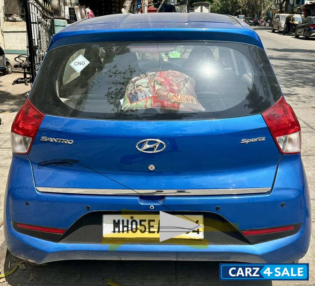 Blue Hyundai Santro Sportz CNG Blue Hyundai Santro Sportz CNG