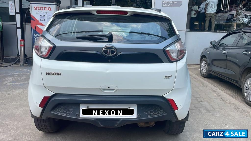 White Tata Nexon XT+ White Tata Nexon XT+
