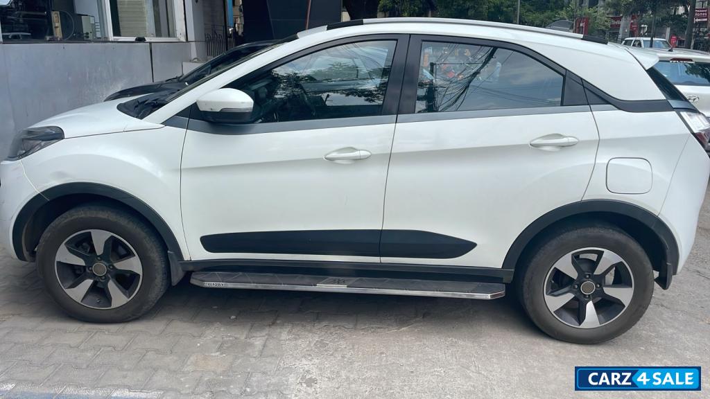 White Tata Nexon XT+ White Tata Nexon XT+