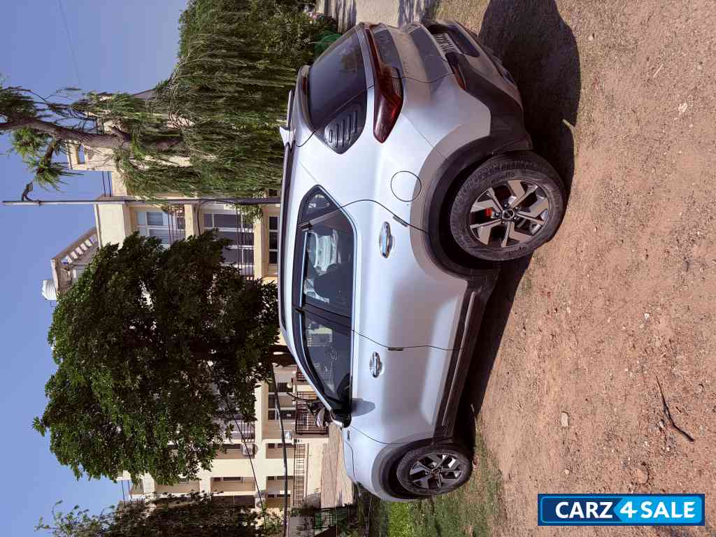 Kia Sonet HTX iMT