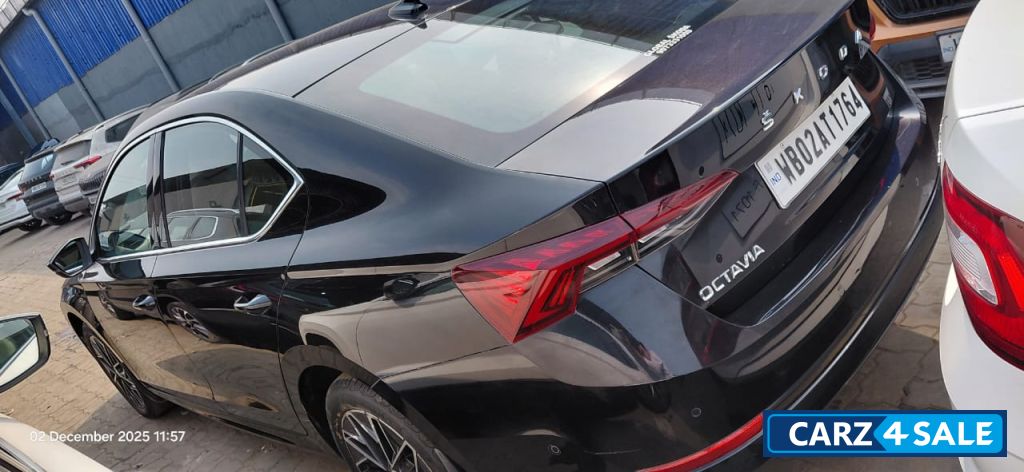 Black Skoda Octavia L&K 2.0 TSI AT Black Skoda Octavia L&K 2.0 TSI AT