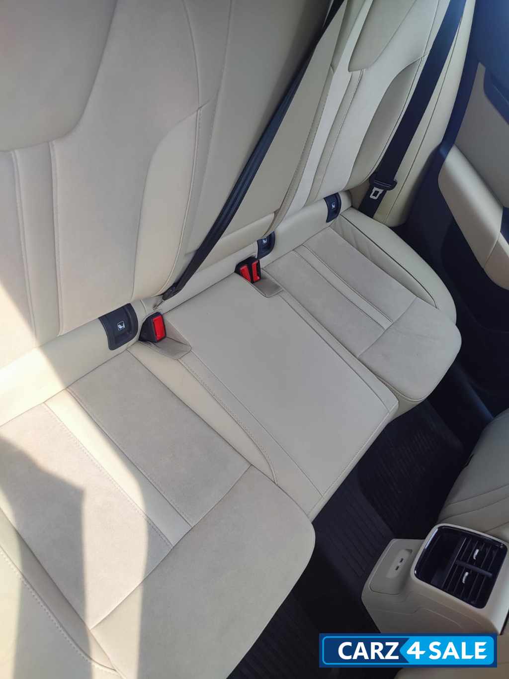 Black Skoda Octavia L&K 2.0 TSI AT Black Skoda Octavia L&K 2.0 TSI AT