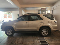Silky Gold Mica Metallic Toyota Fortuner 4x4 MT