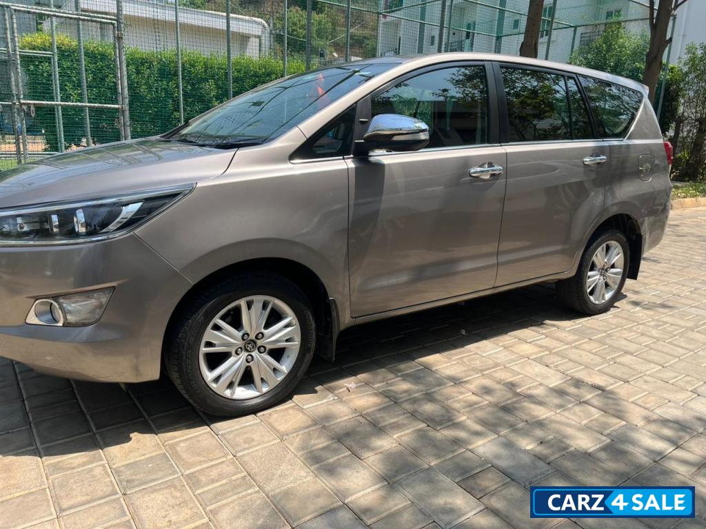 Ag Bronze Toyota Innova Crysta 2.8 Z AT Ag Bronze Toyota Innova Crysta 2.8 Z AT