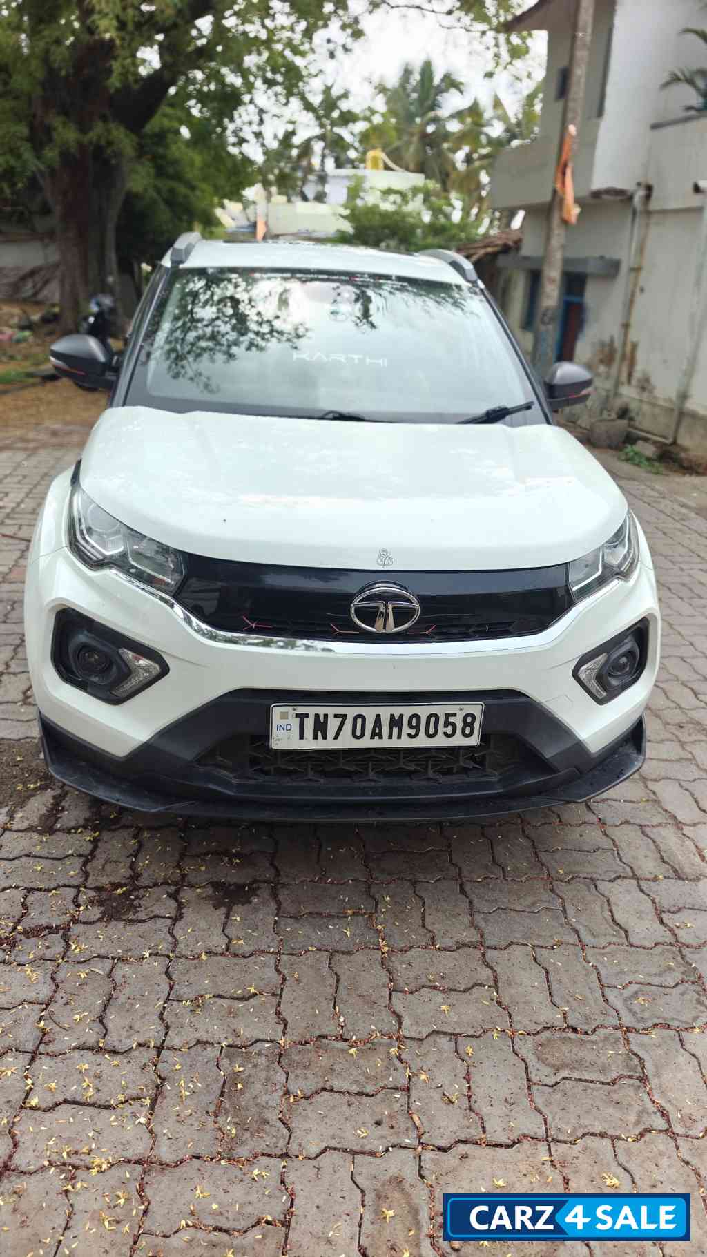 White Tata Nexon Xm+s White Tata Nexon Xm+s