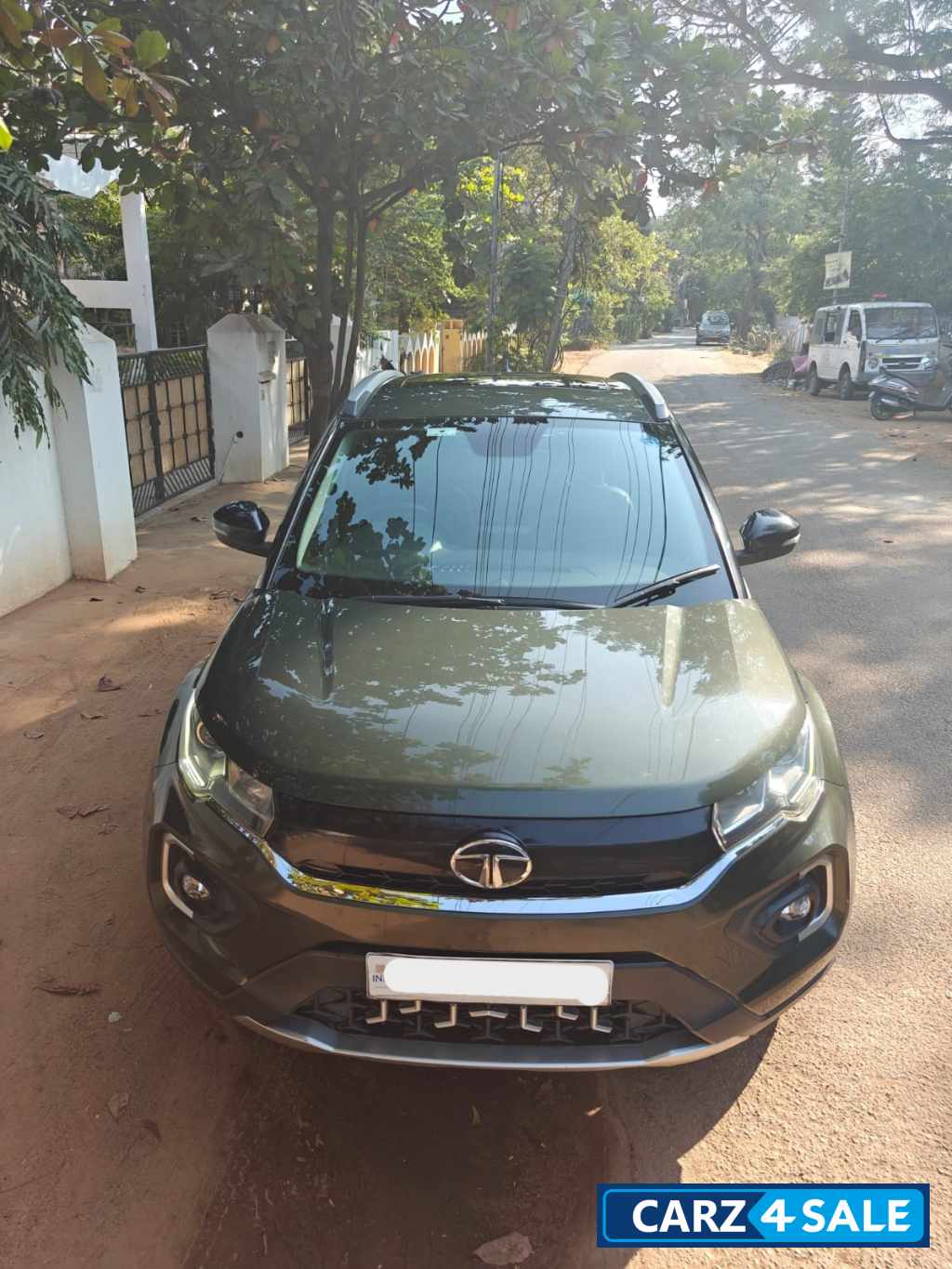 Foilage Green Tata Nexon XZA + (O) Petrol