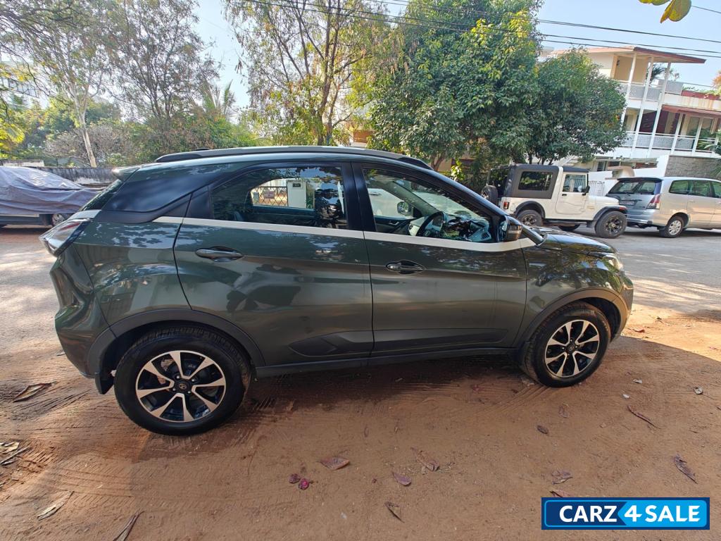 Foilage Green Tata Nexon XZA + (O) Petrol Foilage Green Tata Nexon XZA + (O) Petrol