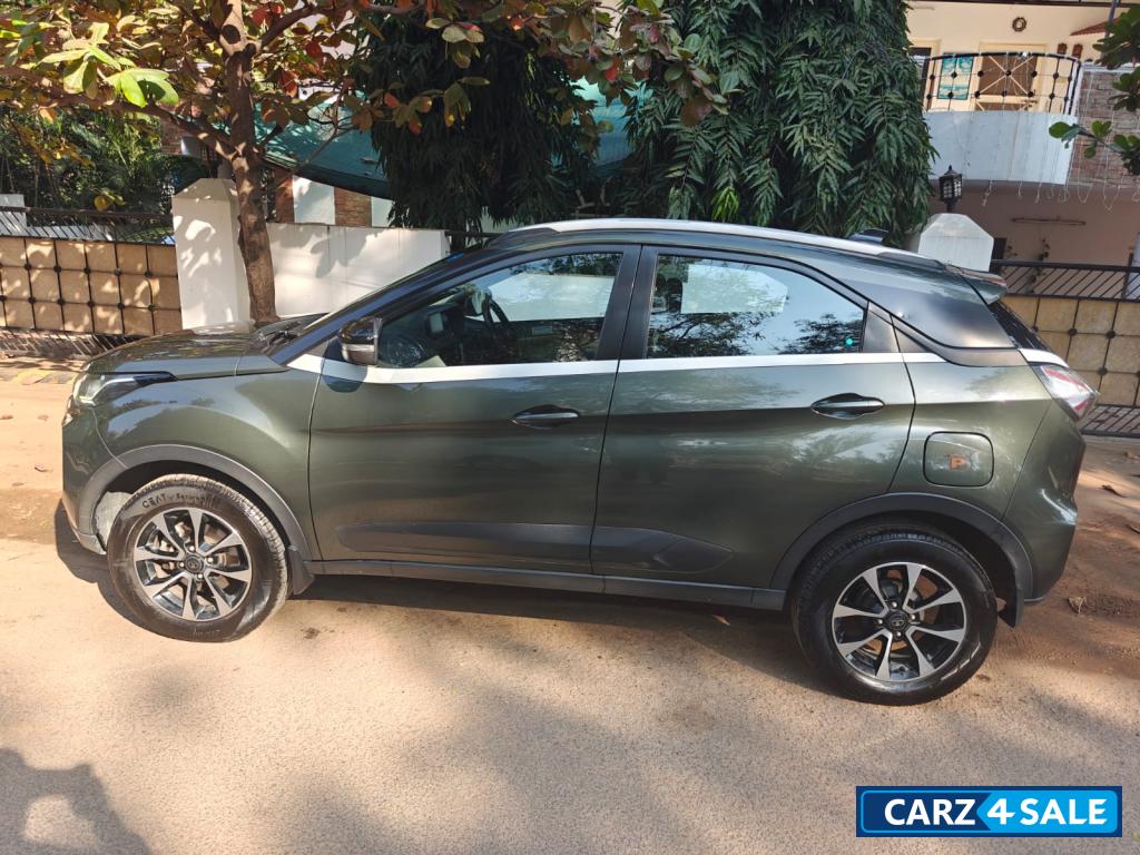 Foilage Green Tata Nexon XZA + (O) Petrol Foilage Green Tata Nexon XZA + (O) Petrol