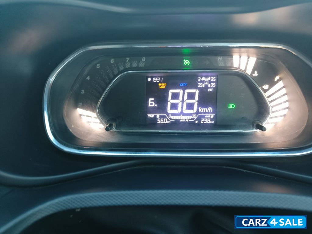 Foilage Green Tata Nexon XZA + (O) Petrol Foilage Green Tata Nexon XZA + (O) Petrol