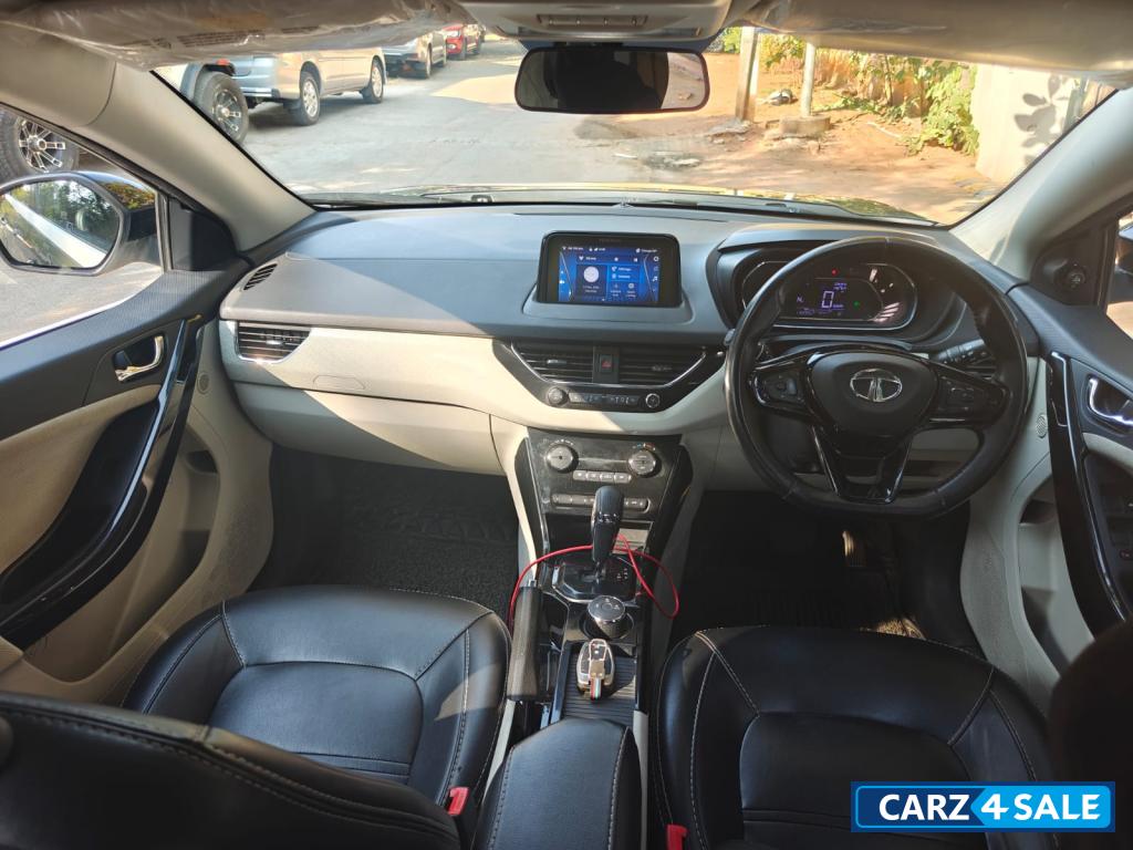 Foilage Green Tata Nexon XZA + (O) Petrol Foilage Green Tata Nexon XZA + (O) Petrol