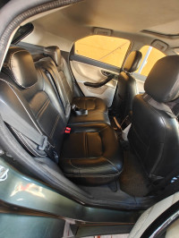 Foilage Green Tata Nexon XZA + (O) Petrol