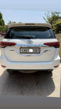 White Toyota Fortuner Fortuner AT 4*2