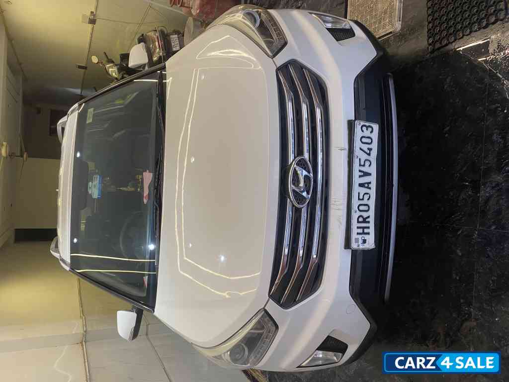 White Hyundai Creta 2017 sx+ diesel1.6 White Hyundai Creta 2017 sx+ diesel1.6