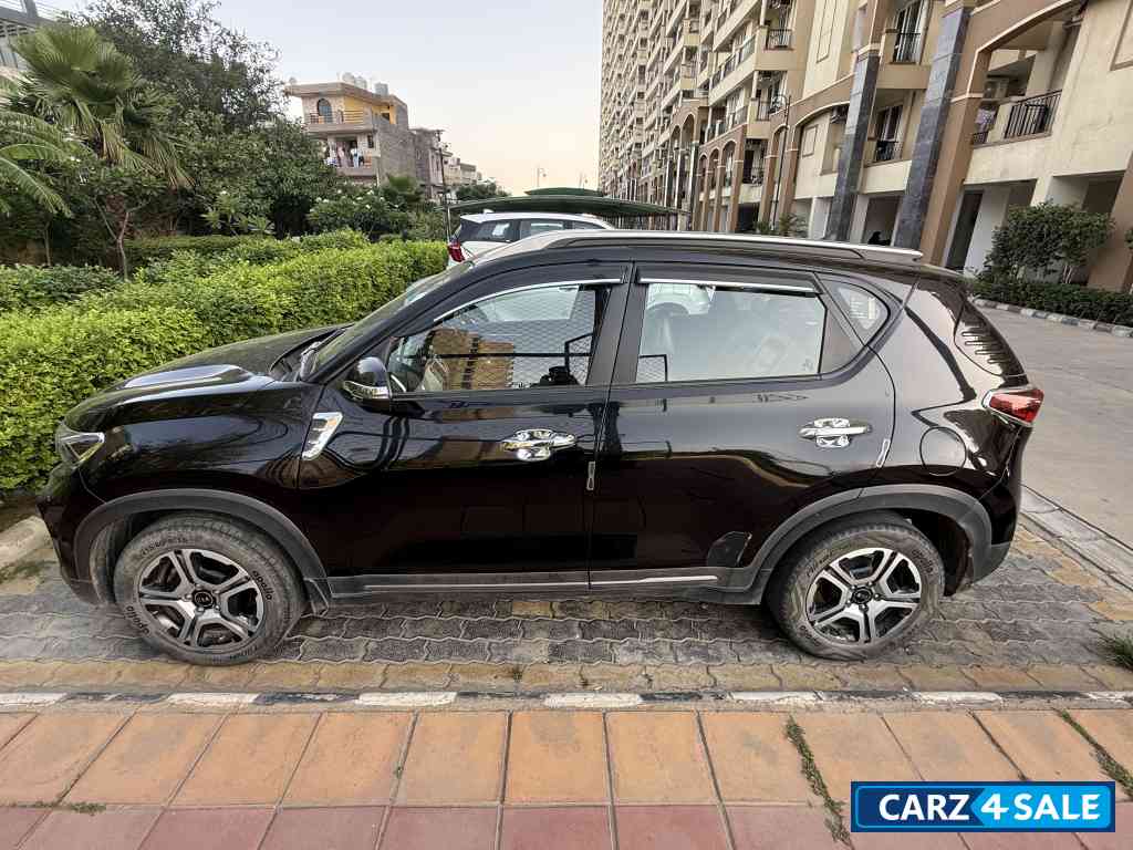 Black Kia Sonet HTX IMT Black Kia Sonet HTX IMT