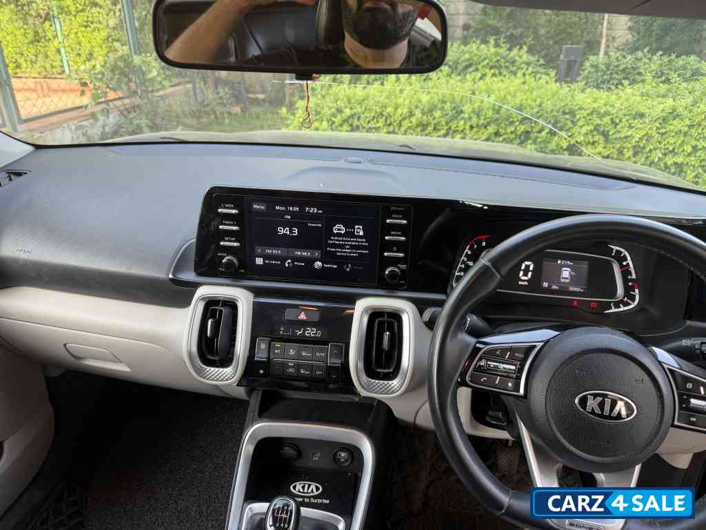 Black Kia Sonet HTX IMT Black Kia Sonet HTX IMT