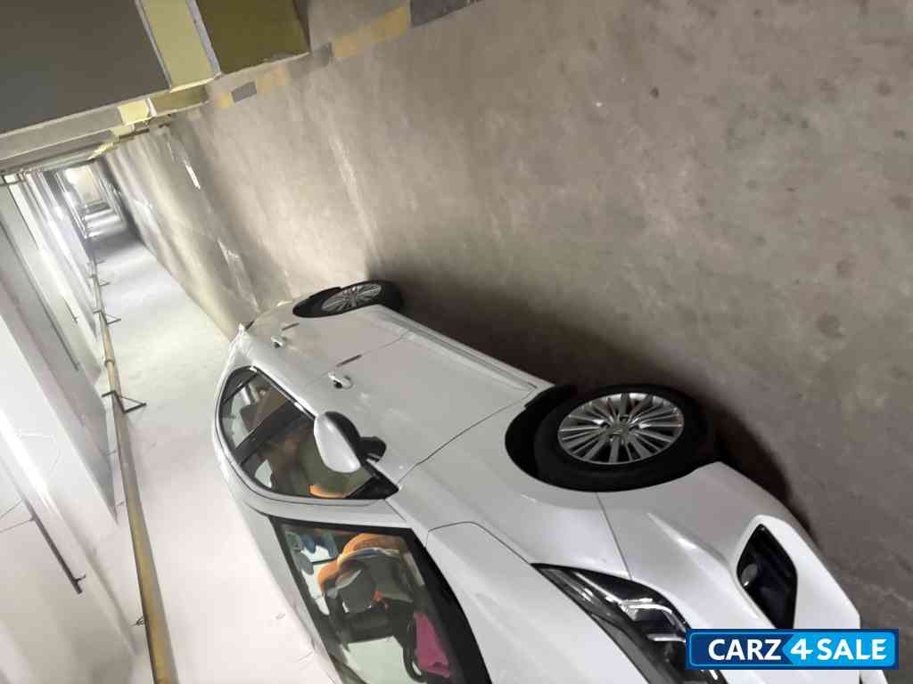 Pearl White Honda City 5TH GEN 1.5 V MT I-VTEC PETROL Pearl White Honda City 5TH GEN 1.5 V MT I-VTEC PETROL