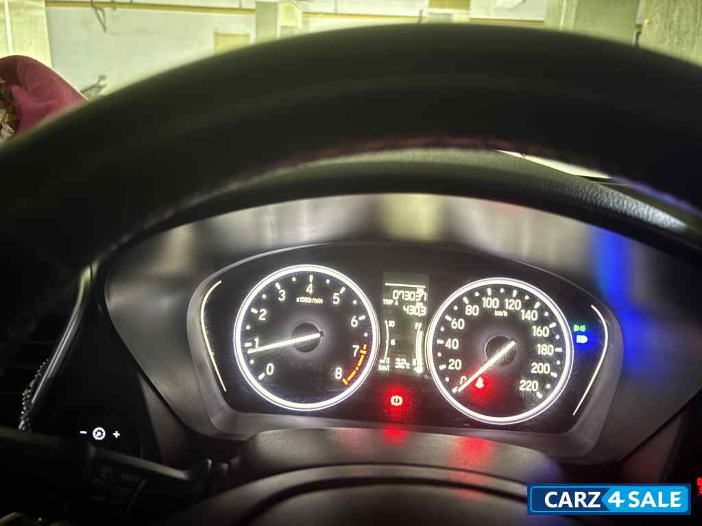 Pearl White Honda City 5TH GEN 1.5 V MT I-VTEC PETROL Pearl White Honda City 5TH GEN 1.5 V MT I-VTEC PETROL