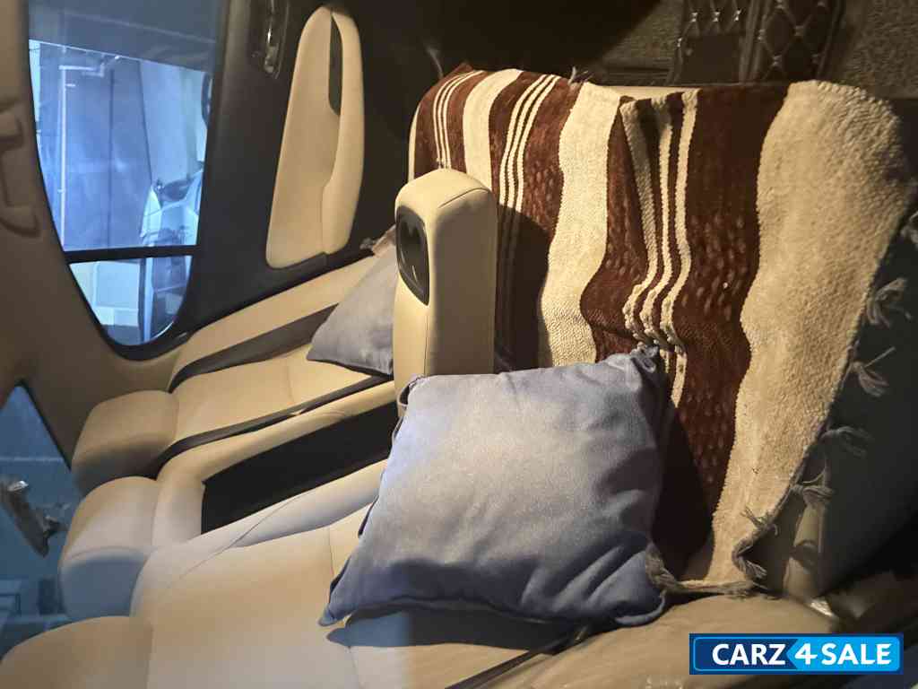 Pearl White Honda City 5TH GEN 1.5 V MT I-VTEC PETROL Pearl White Honda City 5TH GEN 1.5 V MT I-VTEC PETROL