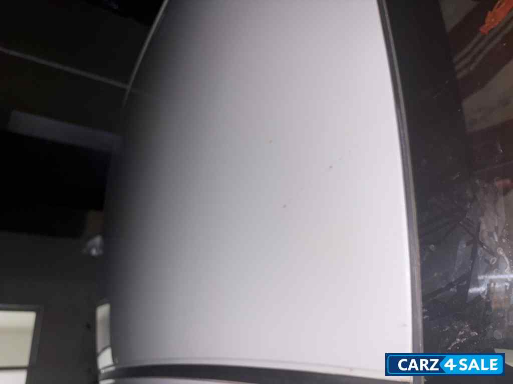 Pearl White Honda City 5TH GEN 1.5 V MT I-VTEC PETROL Pearl White Honda City 5TH GEN 1.5 V MT I-VTEC PETROL