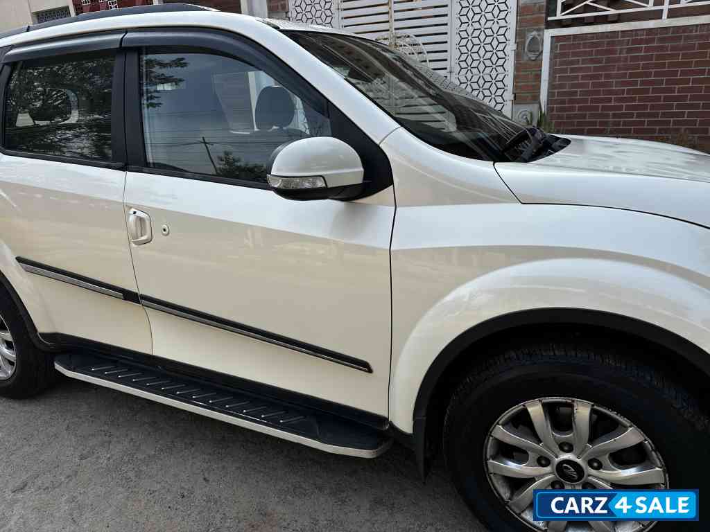 Mahindra XUV 500 W8 AT