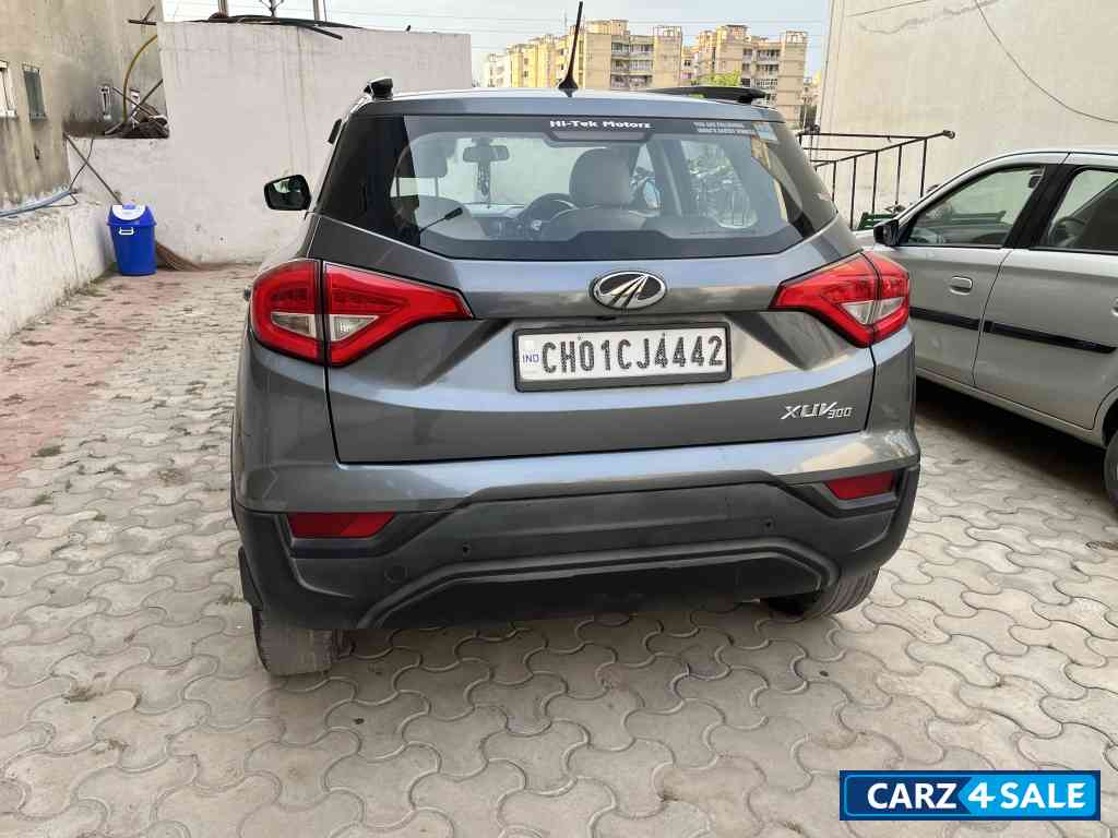 Mahindra XUV300 V6