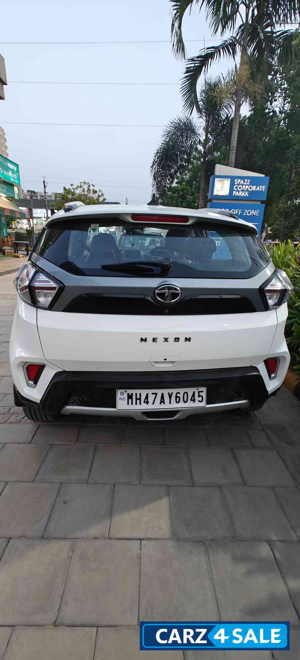 Tata Nexon XZ+(S) Tata Nexon XZ+(S)