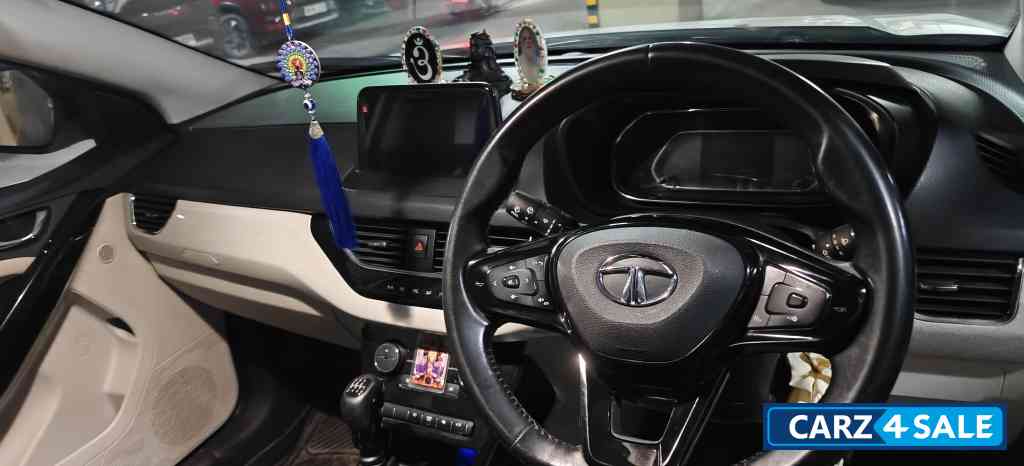 Tata Nexon XZ+(S) Tata Nexon XZ+(S)