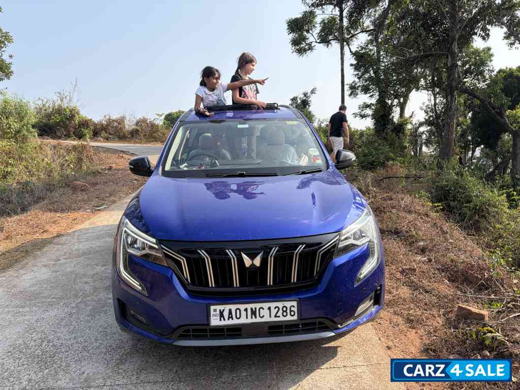Electric Blue Mahindra XUV700 AX5 D 5STR