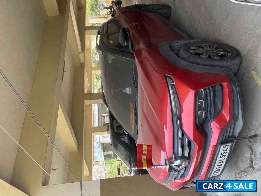 Red And Black Renault Kiger Dual tone automatic