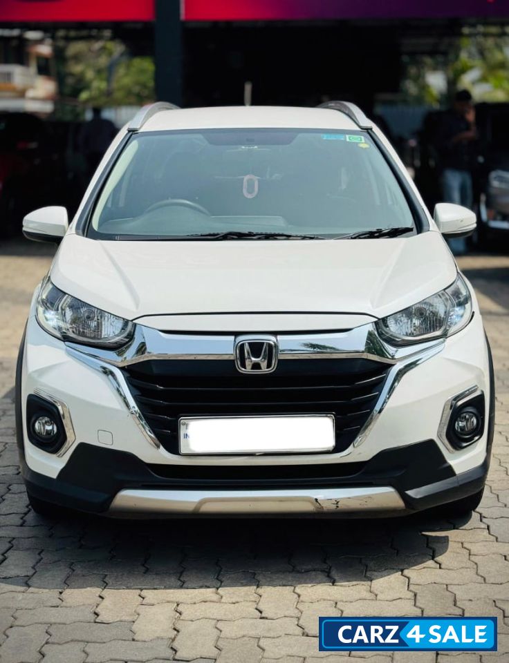 Platinum White Honda WR-V SM